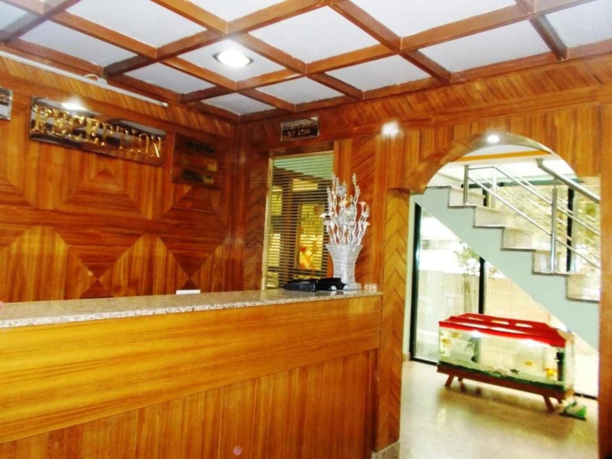 Hotel Moon Mallital, Near High Court 2*