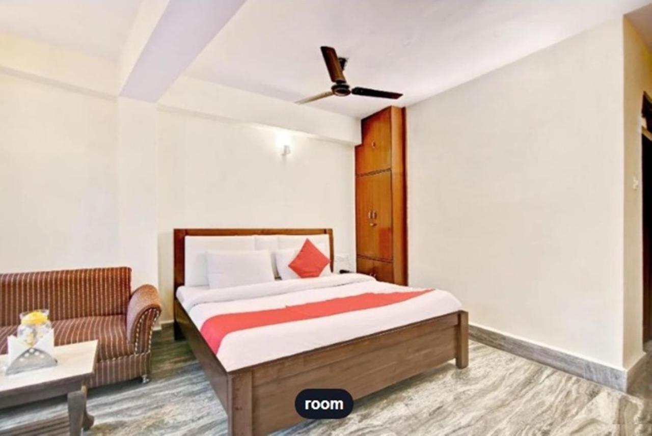 Hotel Moon Mallital, Near High Court