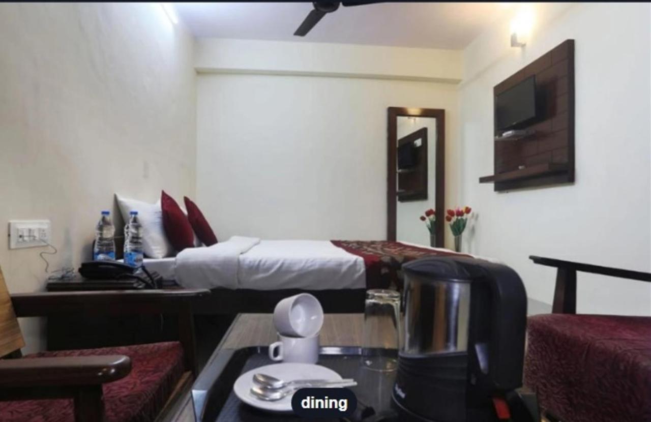 Hotel Moon Mallital, Near High Court